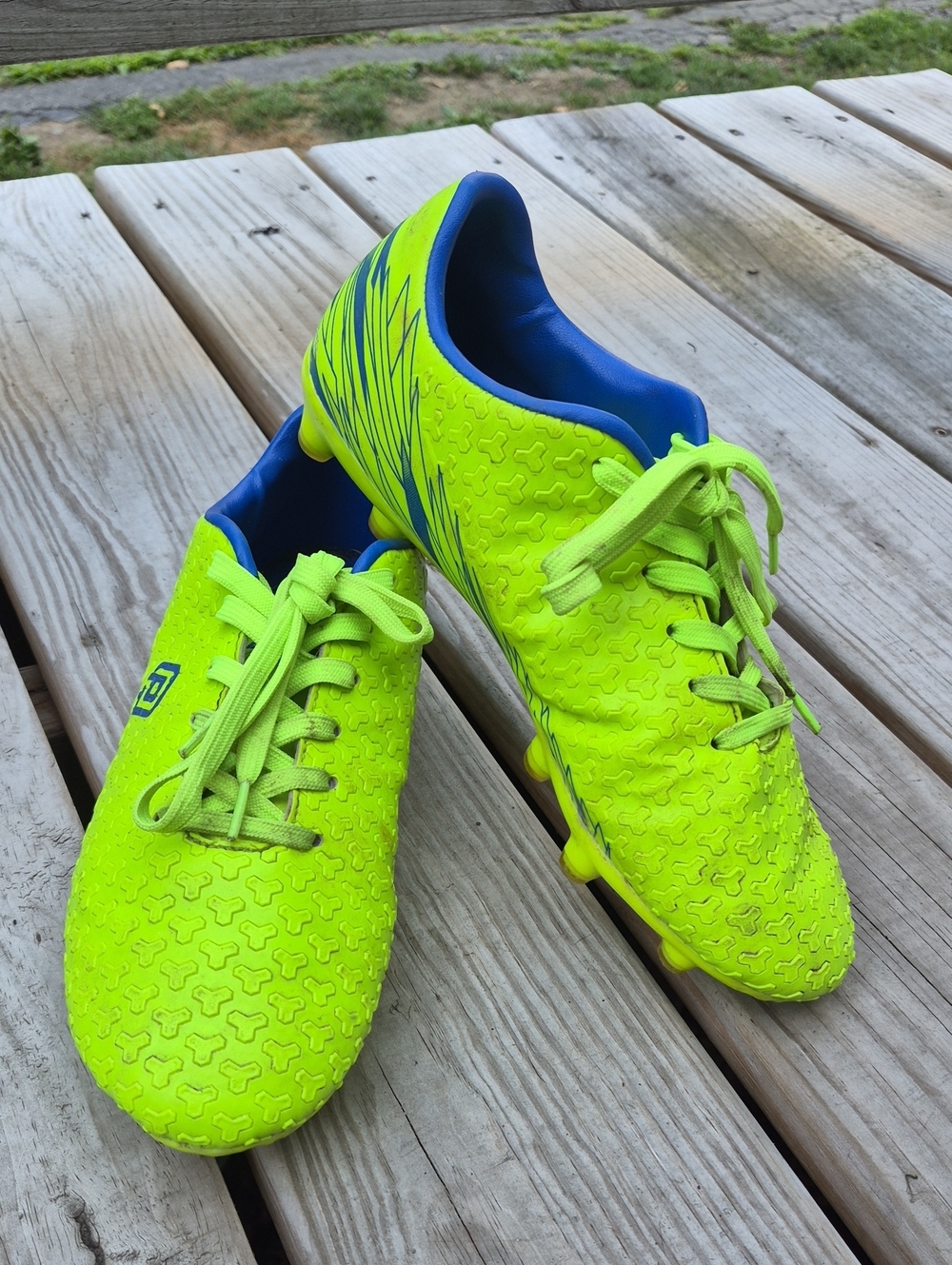 Dream Pairs Soccer Cleats